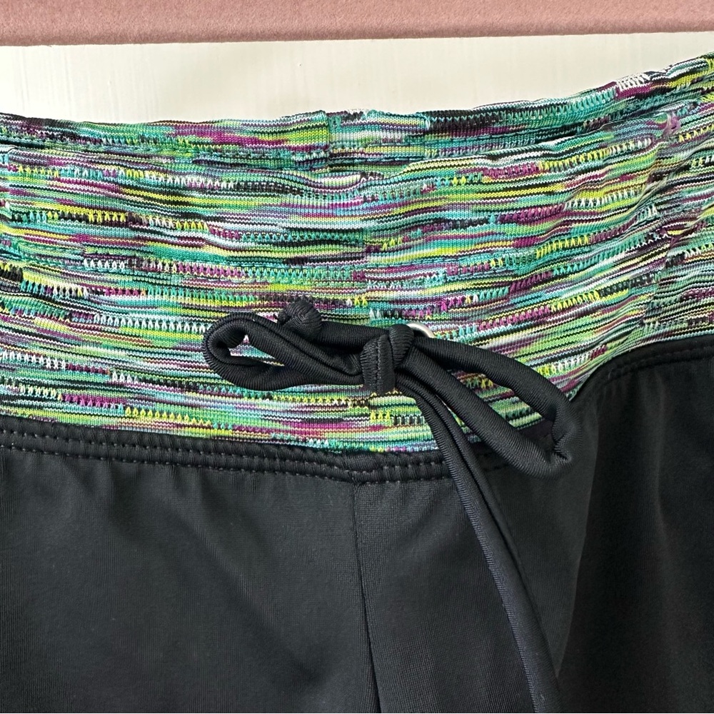 Athleta 2.5” Inseam Black Shorts with Multicolor Waistband, Size S - Picture 2 of 7